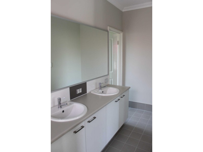 21A Paterson Road, Kewdale WA 6105