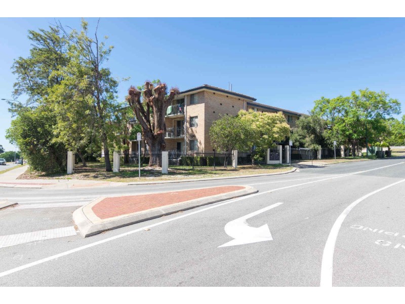 2/1041 Albany Highway, St James WA 6102