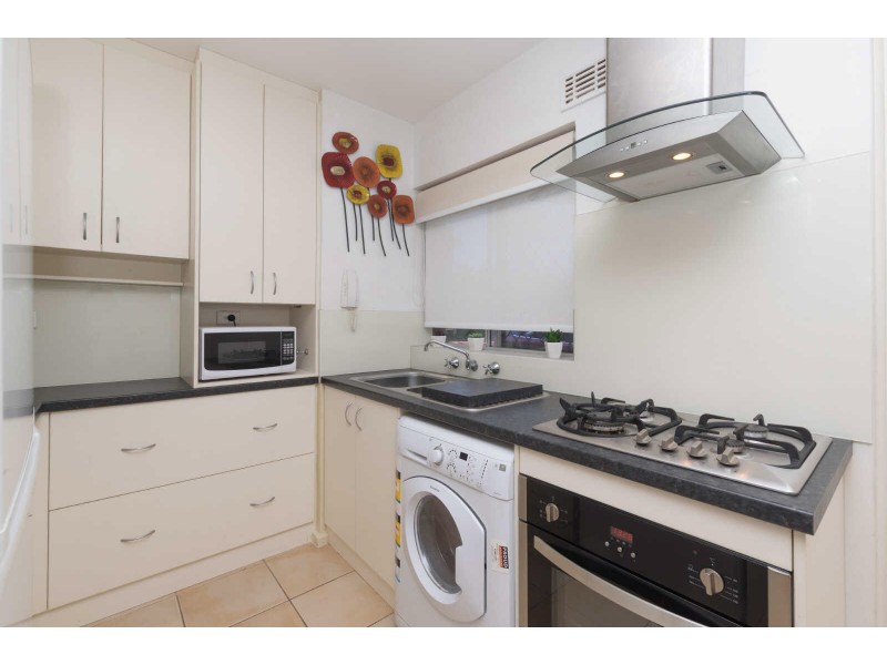 2/1041 Albany Highway, St James WA 6102