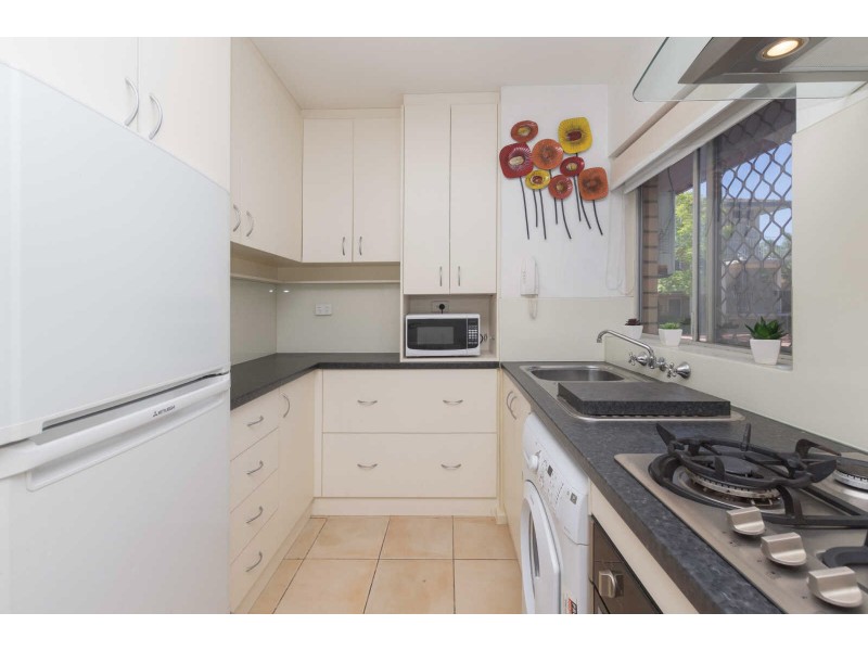 2/1041 Albany Highway, St James WA 6102