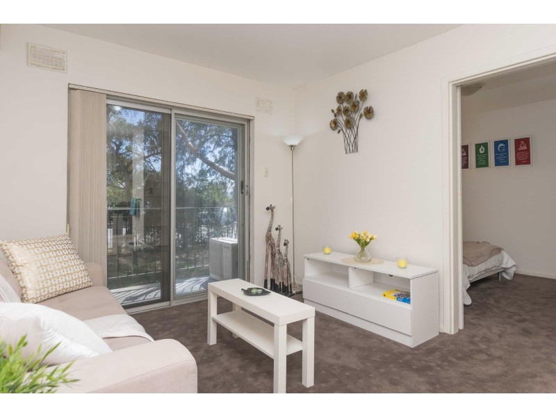 2/1041 Albany Highway, St James WA 6102