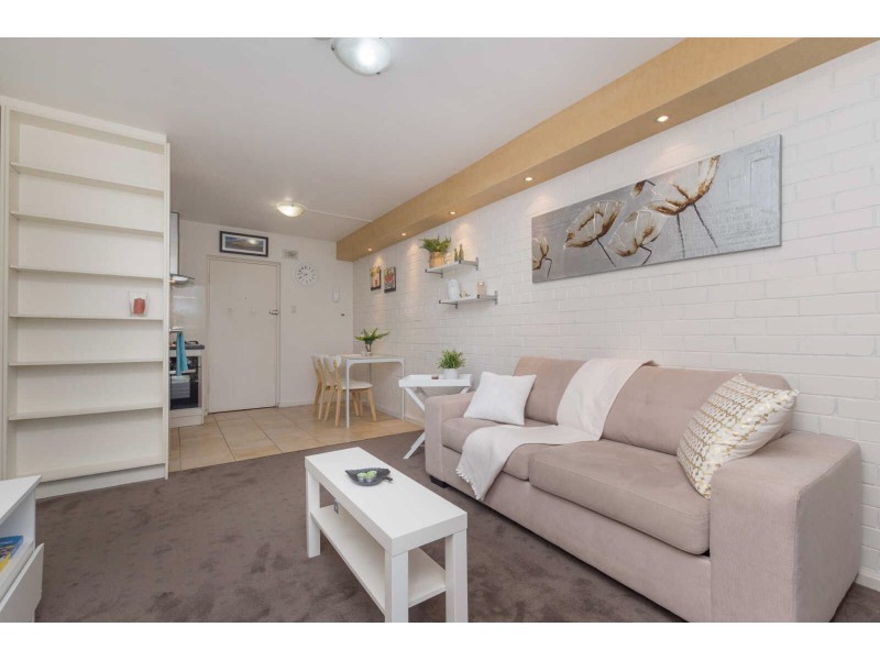 2/1041 Albany Highway, St James WA 6102