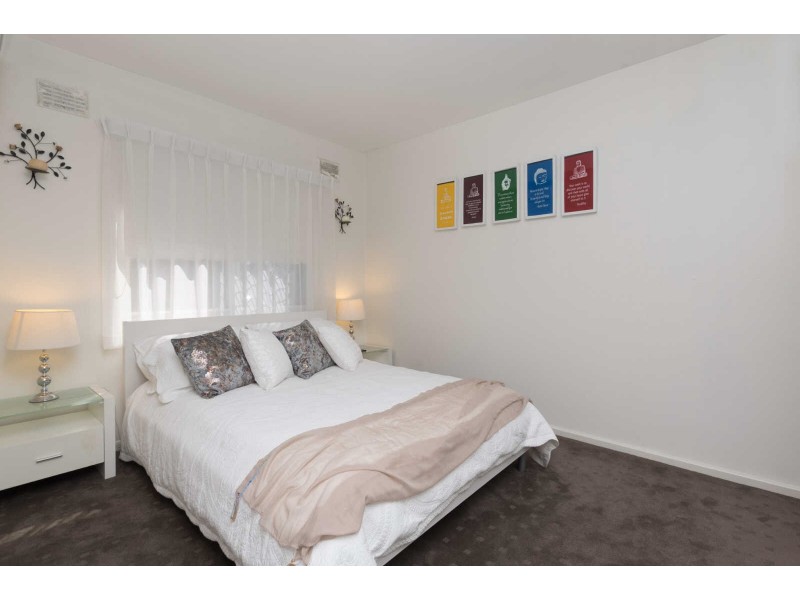 2/1041 Albany Highway, St James WA 6102