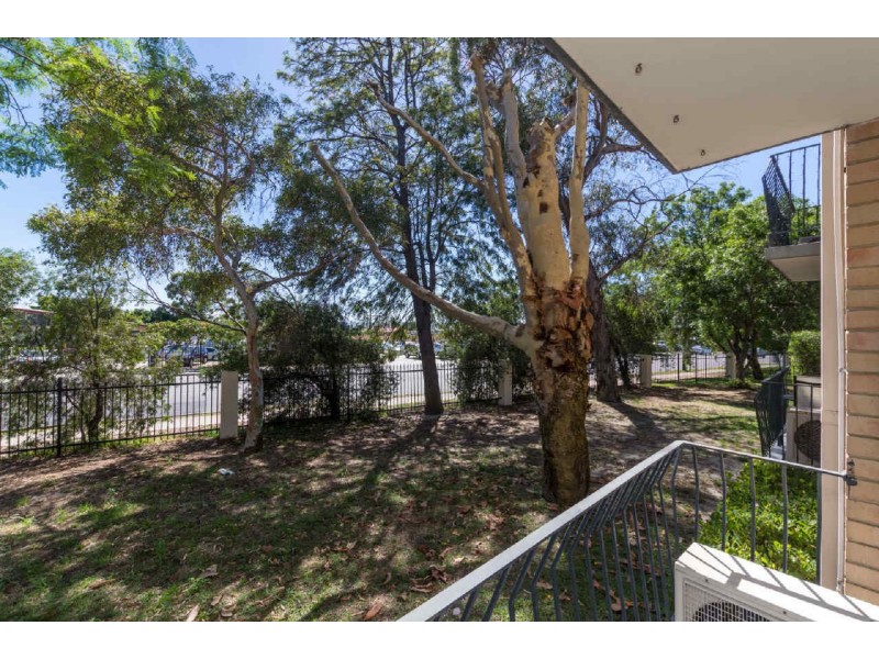 2/1041 Albany Highway, St James WA 6102