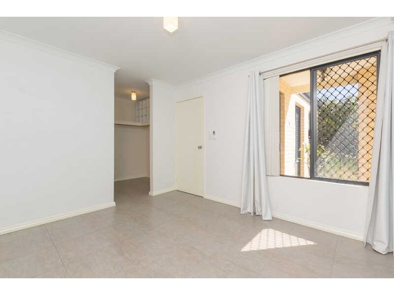 1/ 250 George St, Queens Park WA 6107