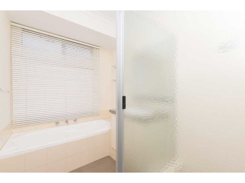 1/ 250 George St, Queens Park WA 6107