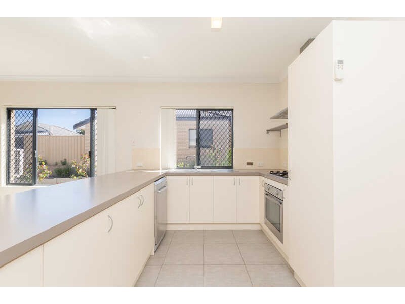 1/ 250 George St, Queens Park WA 6107
