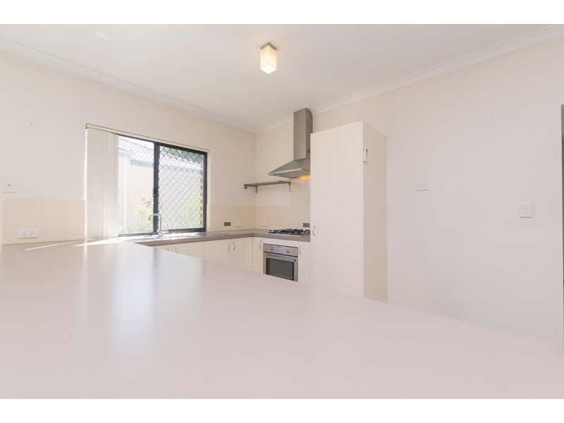 1/ 250 George St, Queens Park WA 6107