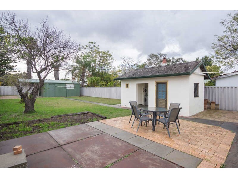 169 Knutsford Avenue, Rivervale WA 6103