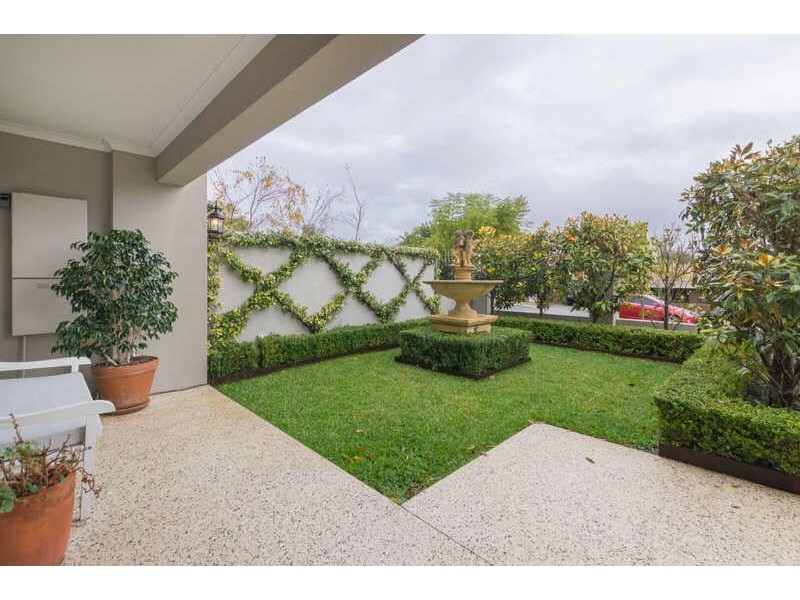 15 Gladstone Road, Rivervale WA 6103