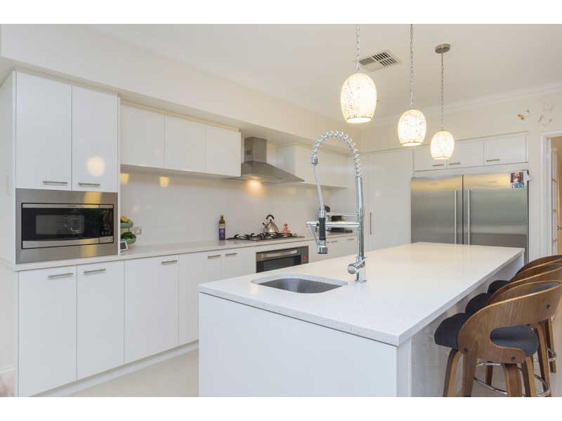 15 Gladstone Road, Rivervale WA 6103