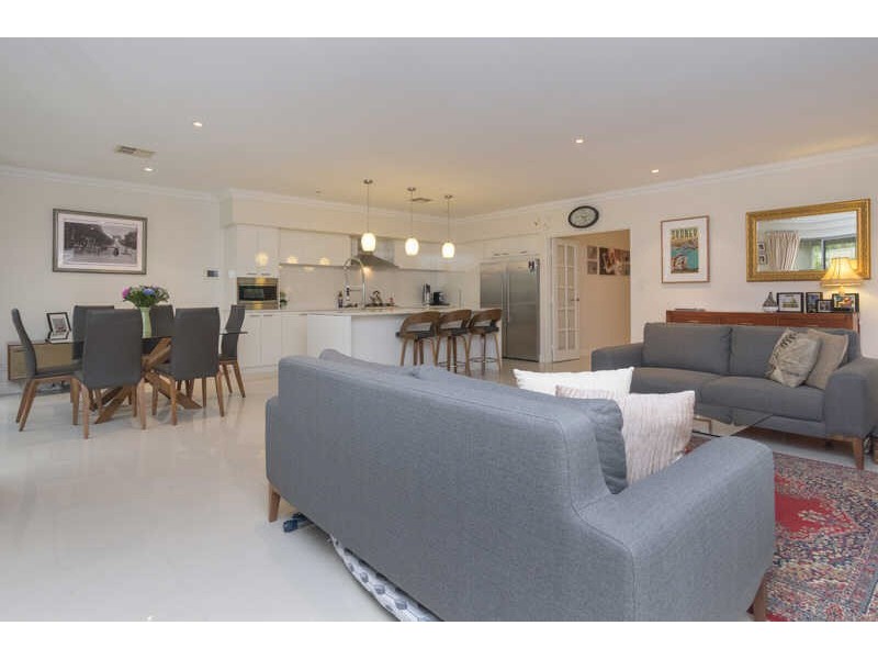 15 Gladstone Road, Rivervale WA 6103