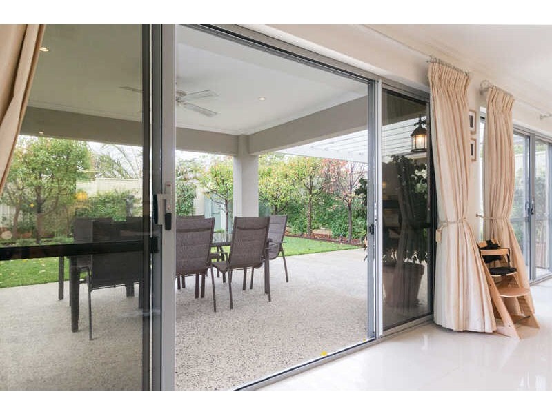 15 Gladstone Road, Rivervale WA 6103