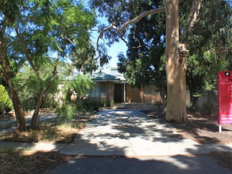 5 Harewood Street, Forrestfield WA 6058