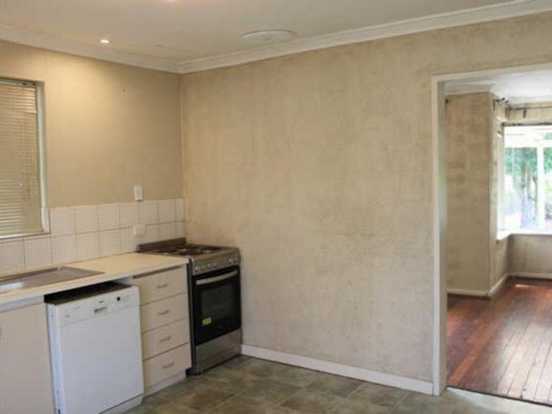 5 Harewood Street, Forrestfield WA 6058