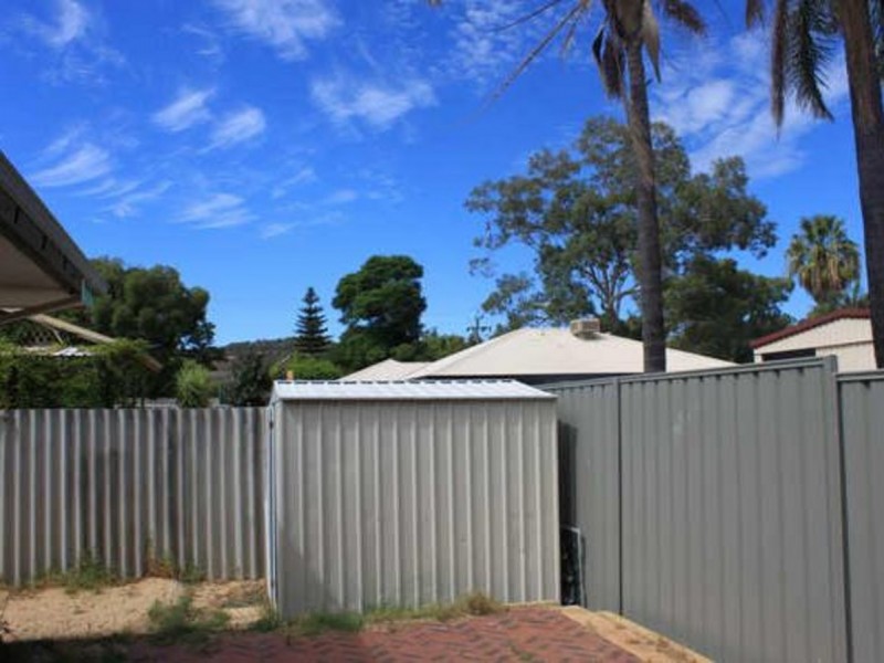 5 Harewood Street, Forrestfield WA 6058