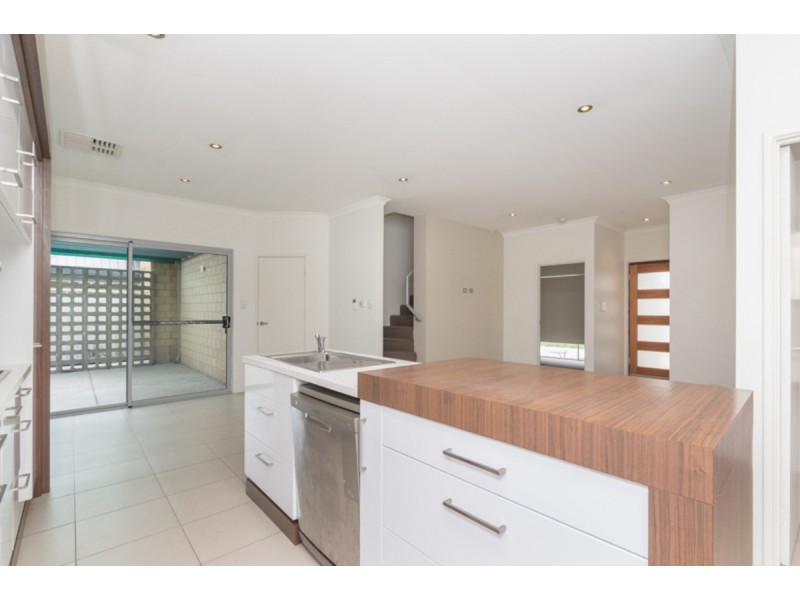 2/60 Gardiner Street, Belmont WA 6104