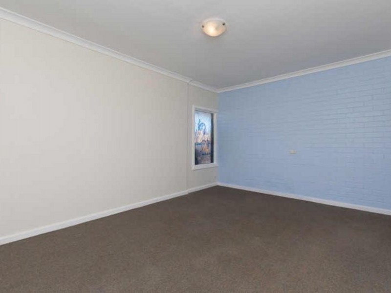 8 Maria Street, Dudley Park WA 6210