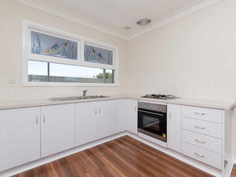 8 Maria Street, Dudley Park WA 6210