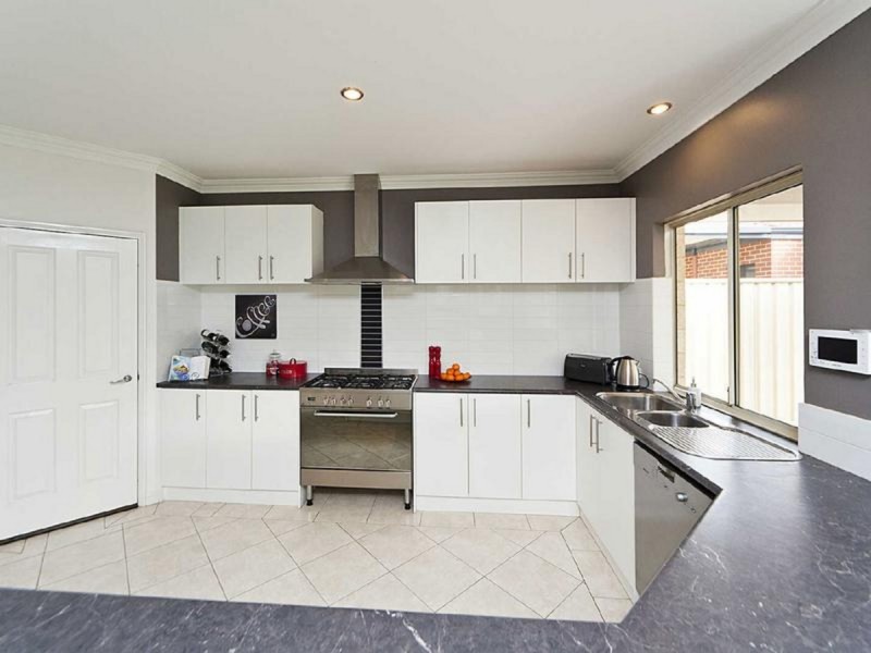5 Stanton Road, Redcliffe WA 6104