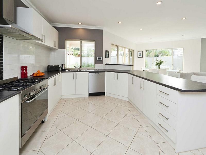 5 Stanton Road, Redcliffe WA 6104