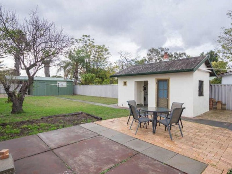 169 Knutsford Avenue, Rivervale WA 6103