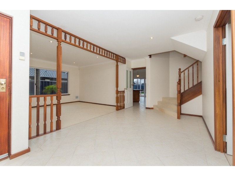 7 Ohio Place, Marangaroo WA 6064