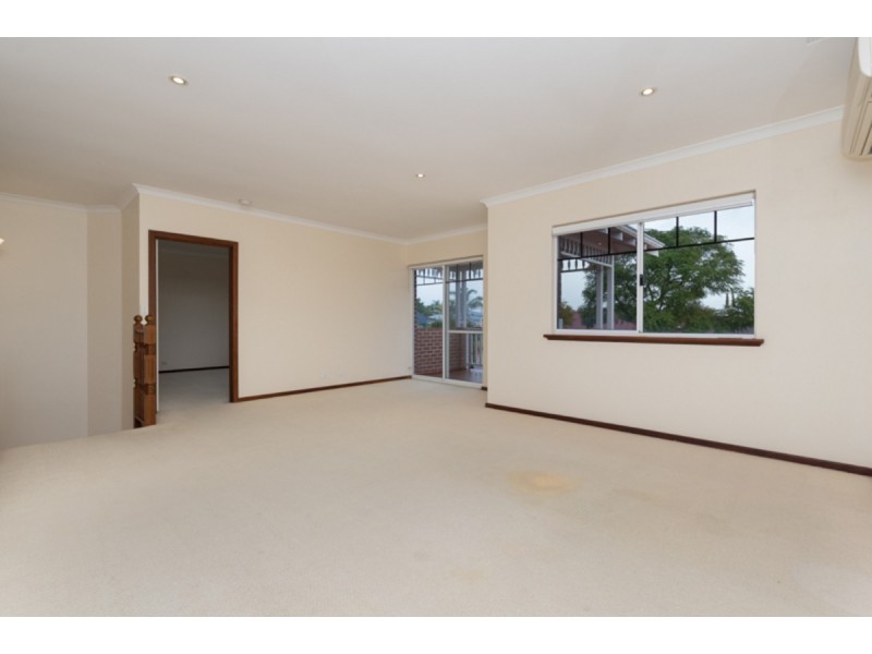 7 Ohio Place, Marangaroo WA 6064