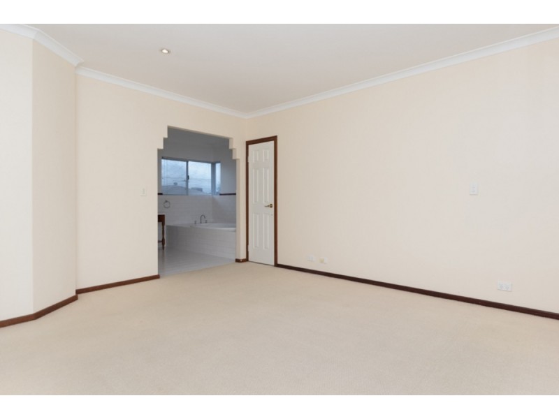 7 Ohio Place, Marangaroo WA 6064