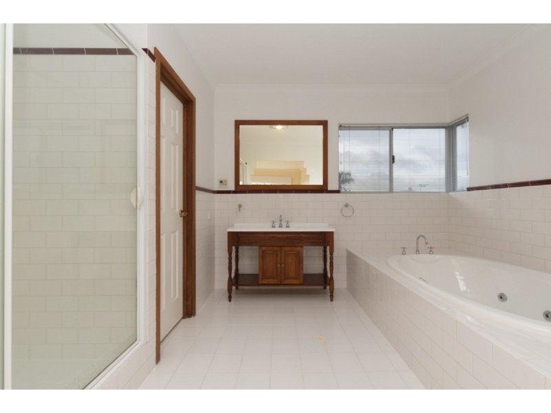 7 Ohio Place, Marangaroo WA 6064