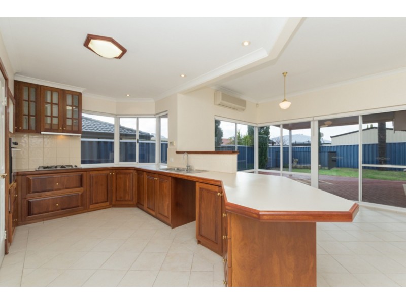 7 Ohio Place, Marangaroo WA 6064