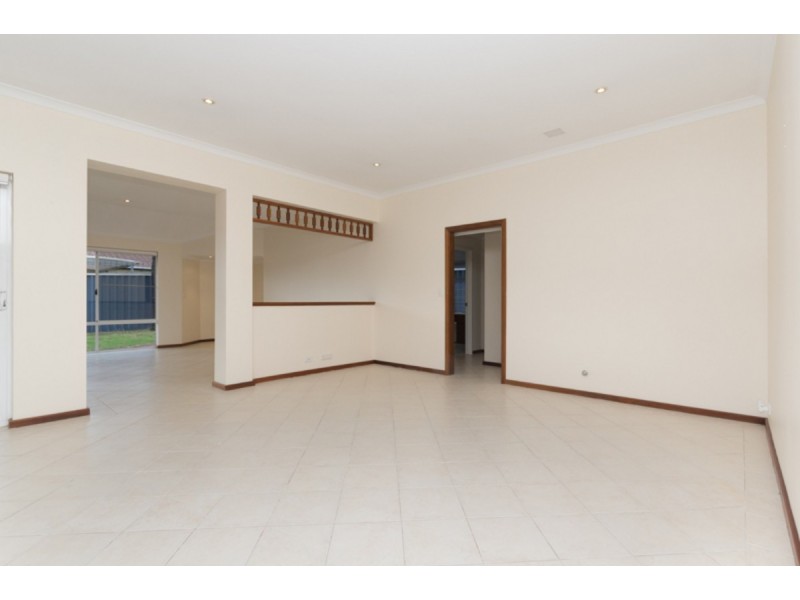 7 Ohio Place, Marangaroo WA 6064