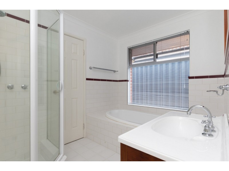 7 Ohio Place, Marangaroo WA 6064