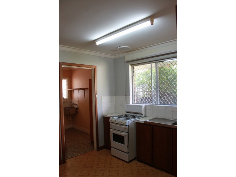 352 Fulham Street, Cloverdale WA 6105