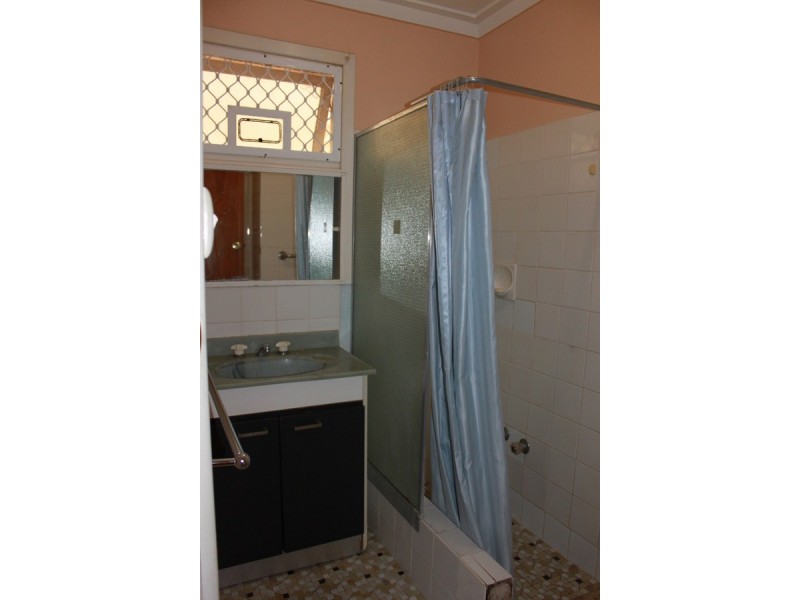 352 Fulham Street, Cloverdale WA 6105