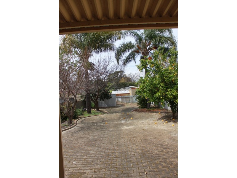 352 Fulham Street, Cloverdale WA 6105