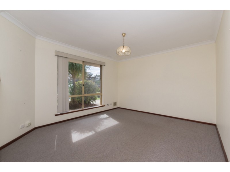 27 Galaxy Way, Carlisle WA 6101