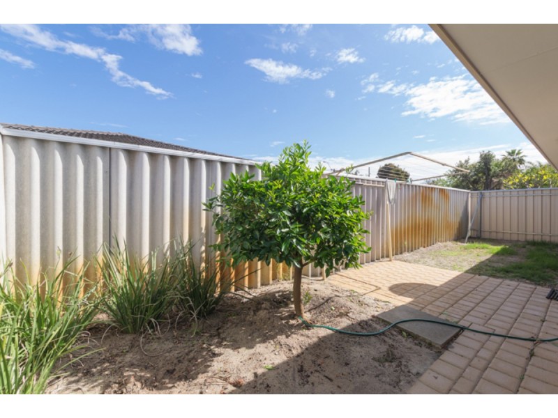 27 Galaxy Way, Carlisle WA 6101