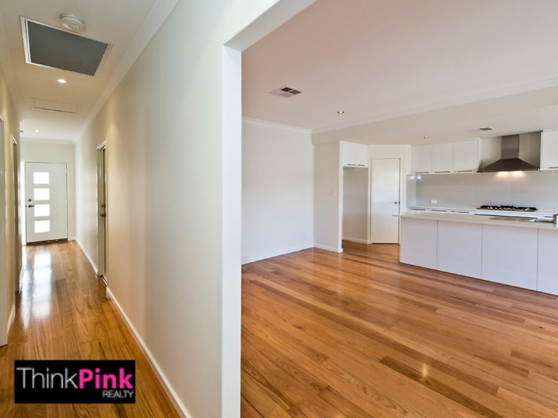 8B Asteroid Way, Carlisle WA 6101