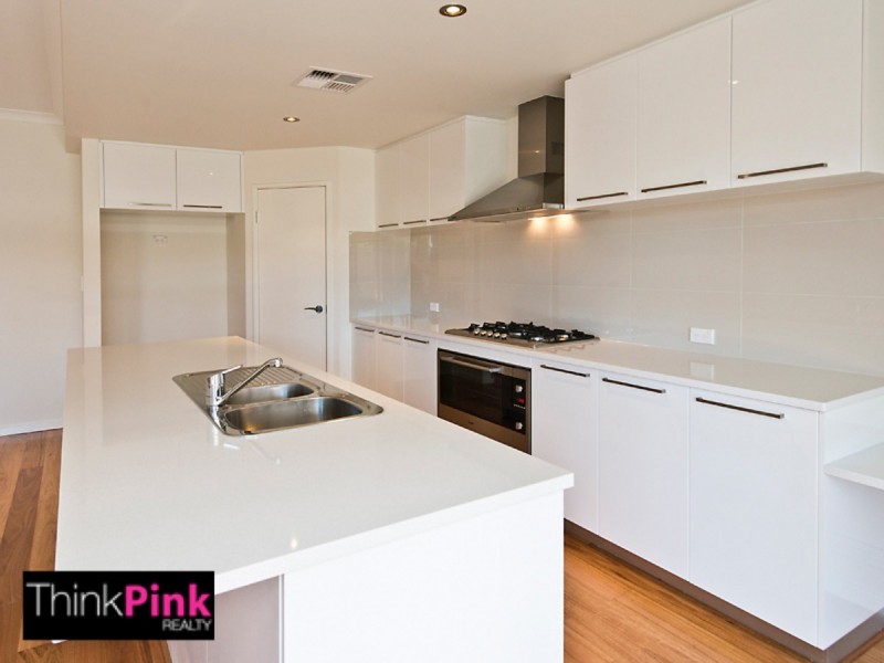 8B Asteroid Way, Carlisle WA 6101