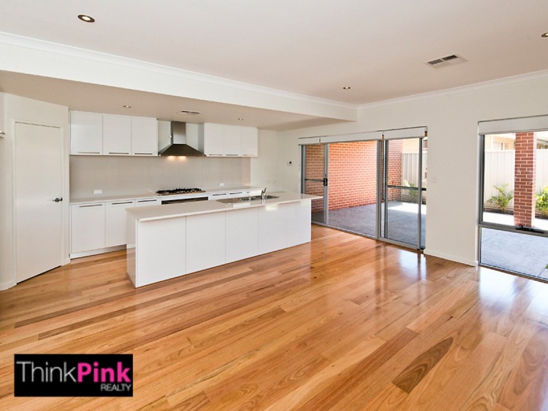 8B Asteroid Way, Carlisle WA 6101