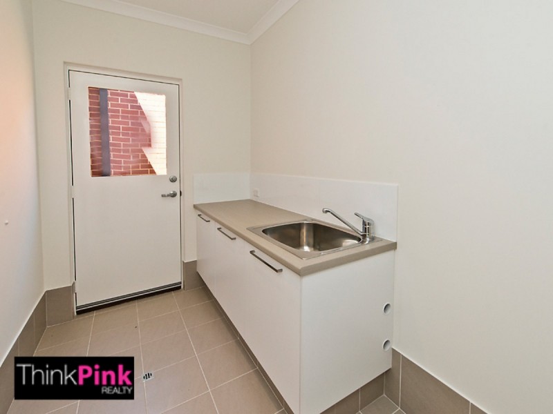 8B Asteroid Way, Carlisle WA 6101