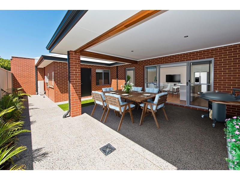 8B Asteroid Way, Carlisle WA 6101