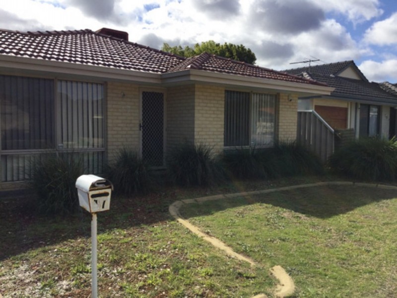 17 Morolo Street, Seville Grove WA 6112