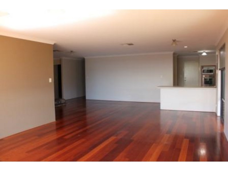 62 Larwood Crescent, High Wycombe WA 6057