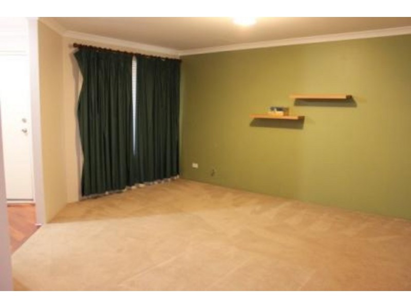 62 Larwood Crescent, High Wycombe WA 6057