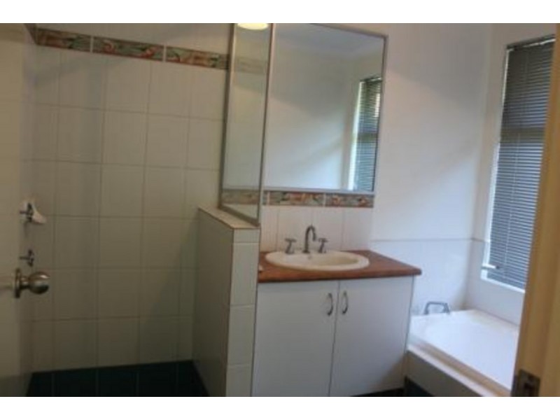 62 Larwood Crescent, High Wycombe WA 6057