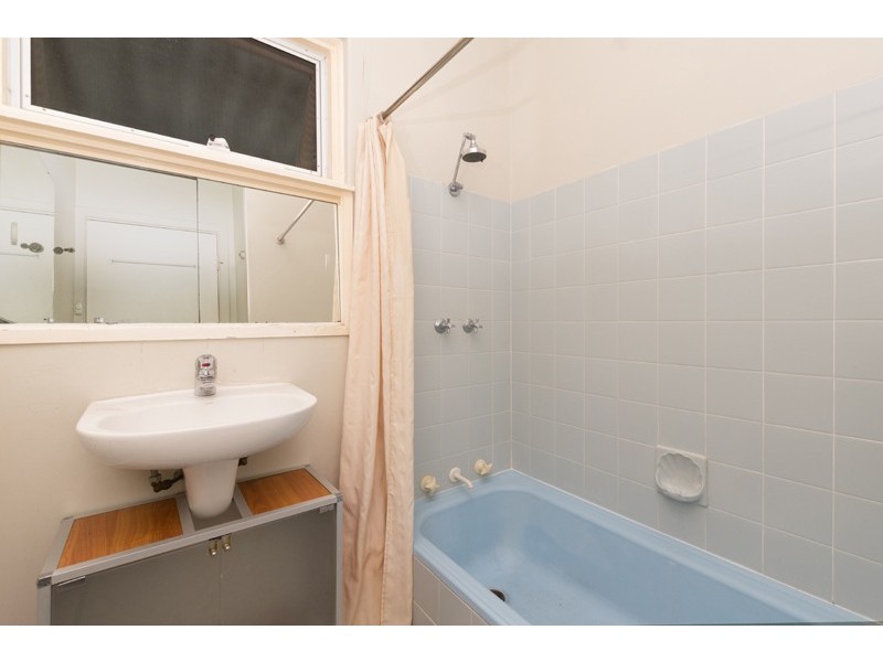 8 Hutchison Street, Rivervale WA 6103