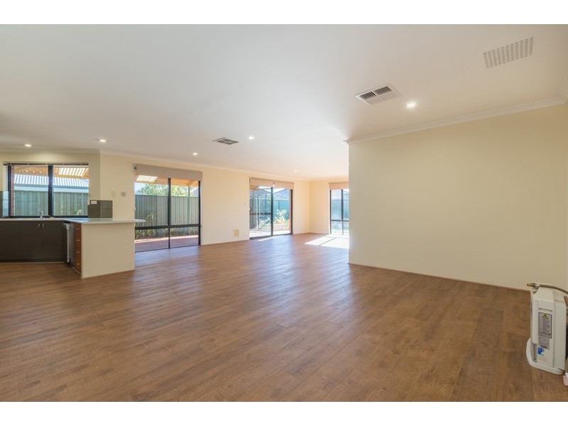 62 Larwood Crescent, High Wycombe WA 6057