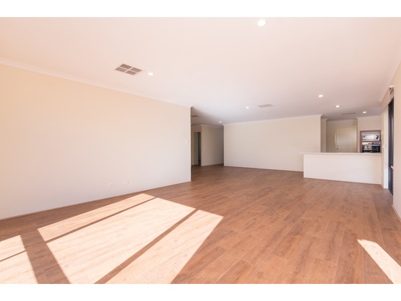 62 Larwood Crescent, High Wycombe WA 6057